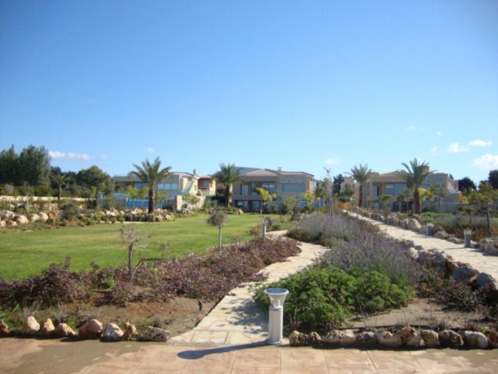 Villa Saraliana Sandy Beach Villas - Heated Pool - Jacuzzi - Private Beach Area Polis Kamer foto