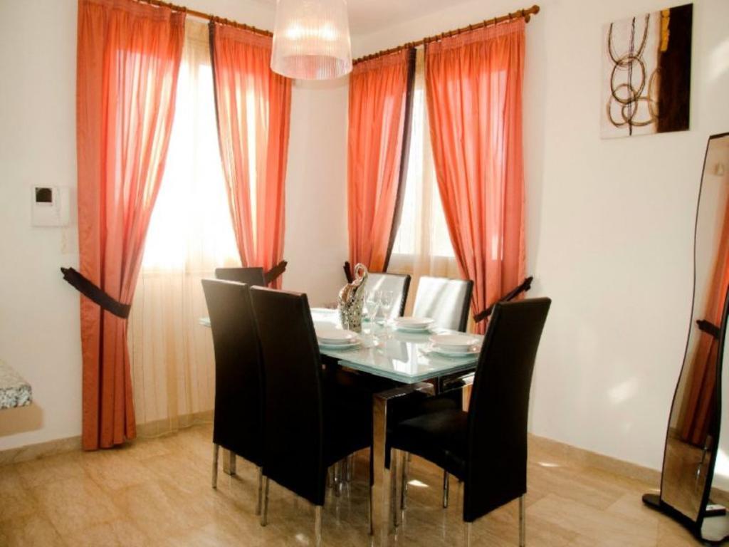 Villa Saraliana Sandy Beach Villas - Heated Pool - Jacuzzi - Private Beach Area Polis Kamer foto