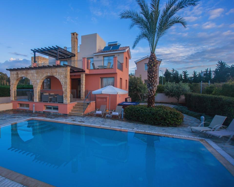Villa Saraliana Sandy Beach Villas - Heated Pool - Jacuzzi - Private Beach Area Polis Kamer foto