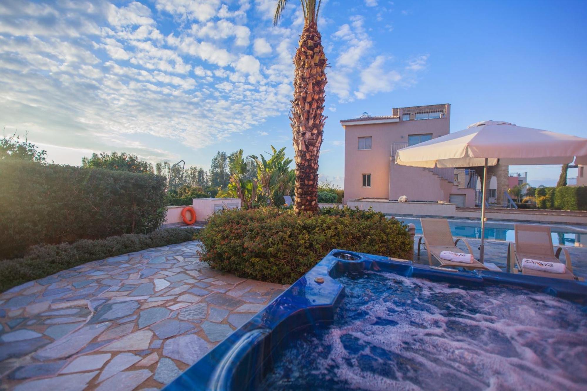Villa Saraliana Sandy Beach Villas - Heated Pool - Jacuzzi - Private Beach Area Polis Buitenkant foto