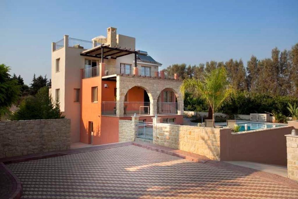 Villa Saraliana Sandy Beach Villas - Heated Pool - Jacuzzi - Private Beach Area Polis Kamer foto